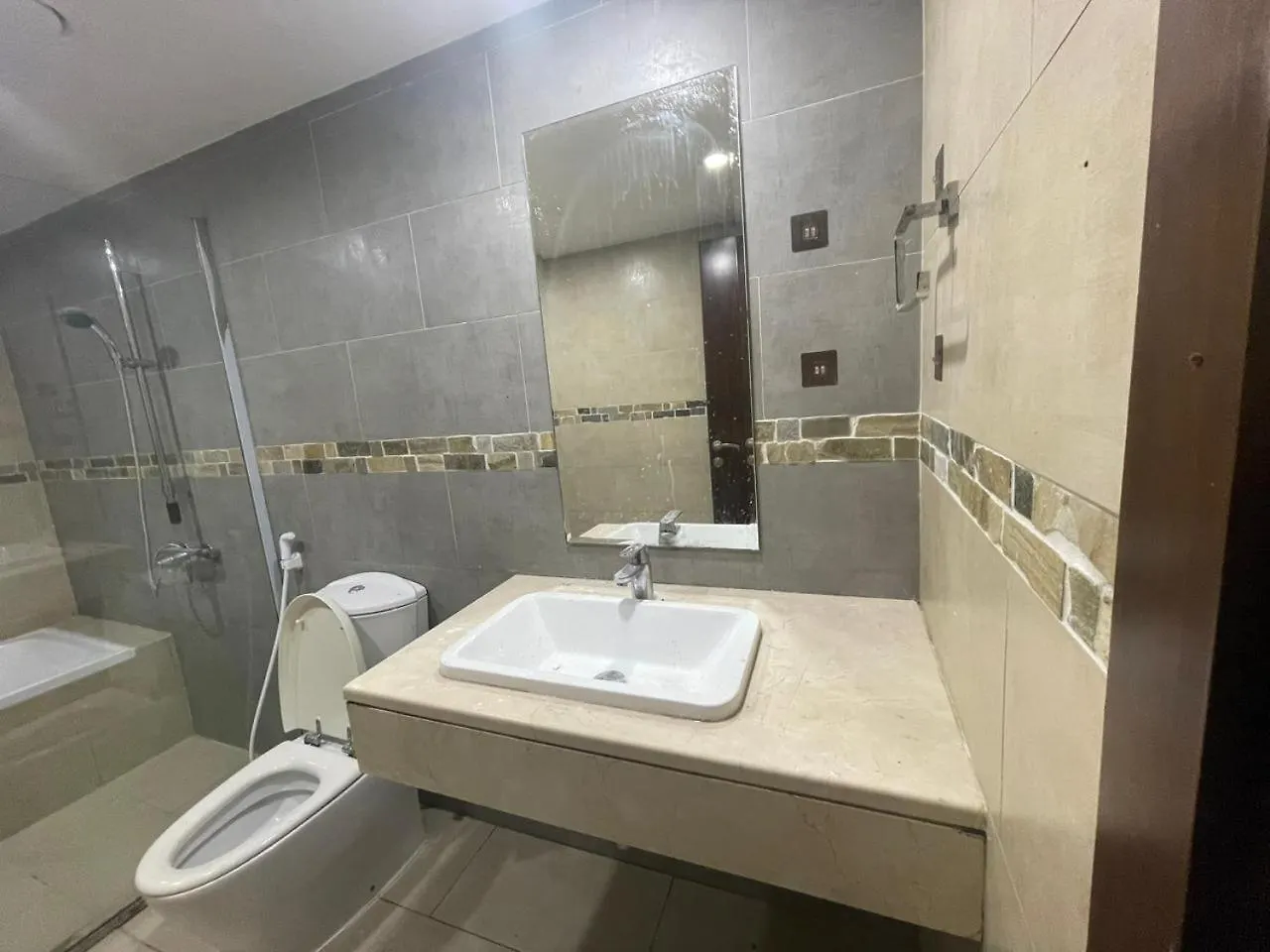 Adorable Master Room - Heart Of Abu Dhabi